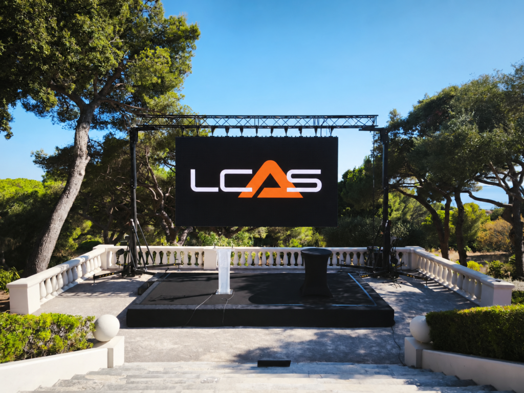 Captation et diffusion multi-supports de vidéos 2 Écrans LED et vidéoprojection